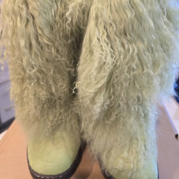 Bearpaw Boetis II Real Lamb Fur Boots Size 6 Women's Green New In Box - Picture 4 of 12
